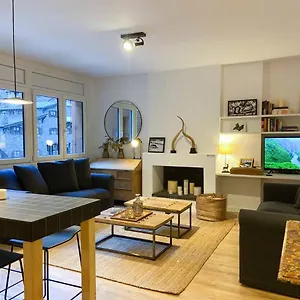 https://nik-rstico-moderno-en-arinsal-esqu.andorra-la-vella-hotels.net