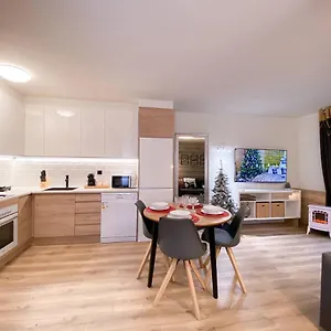 https://wooden-estudio-navideo-cntrico-en.andorra-la-vella-hotels.net